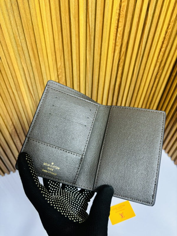 LOUIS VUITTO N PRINTED PREMIUM QUALITY HALF LONG WALLET