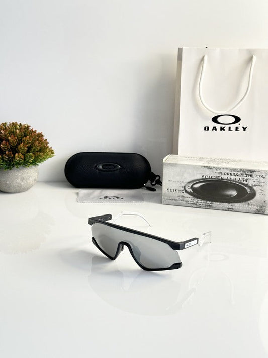 Oaklley Black And Silver Sunglasses